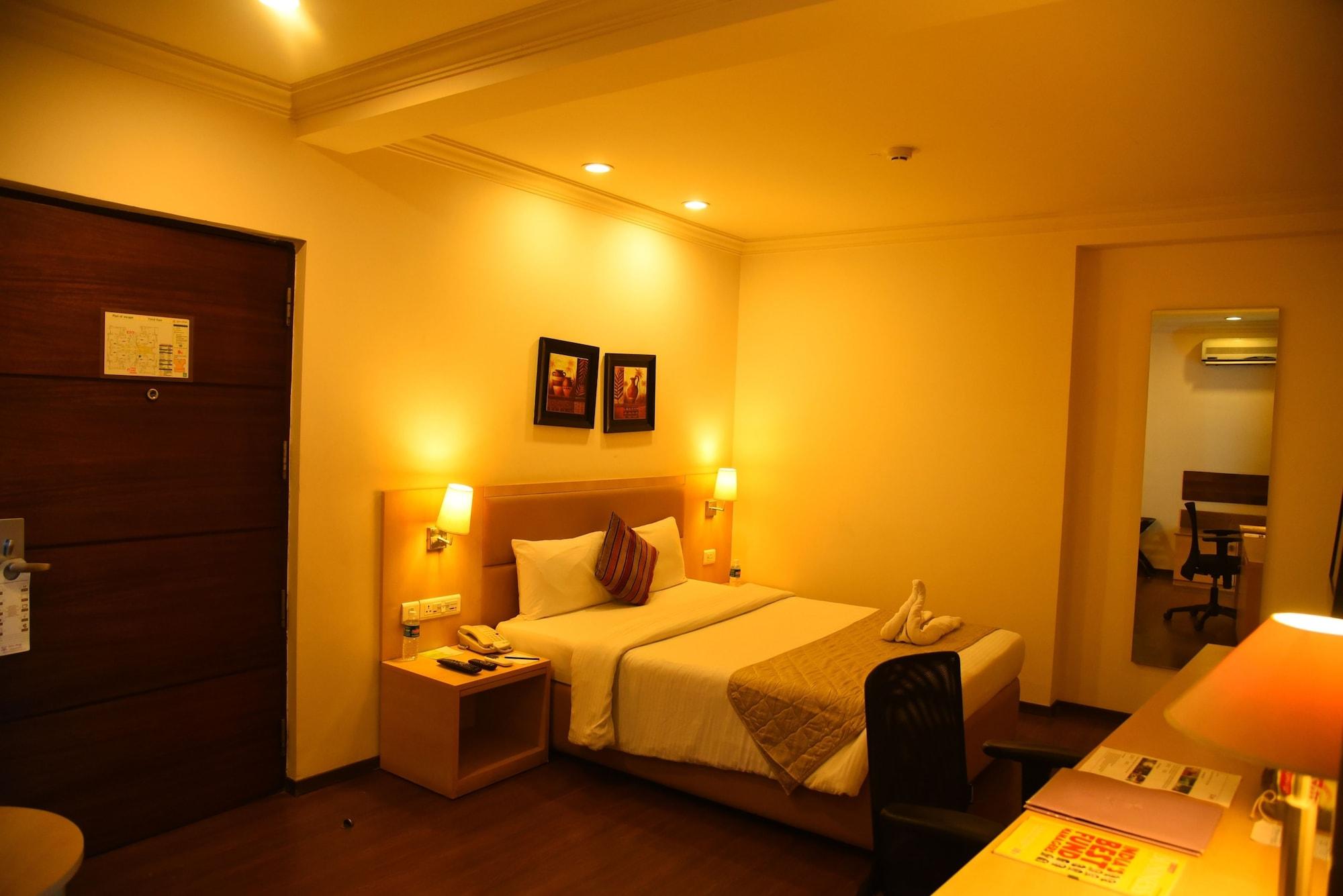 รอยัล ออร์คิด สวีท ไวท์ฟิลด์ บังกาลอร์ Hotel ภายนอก รูปภาพ