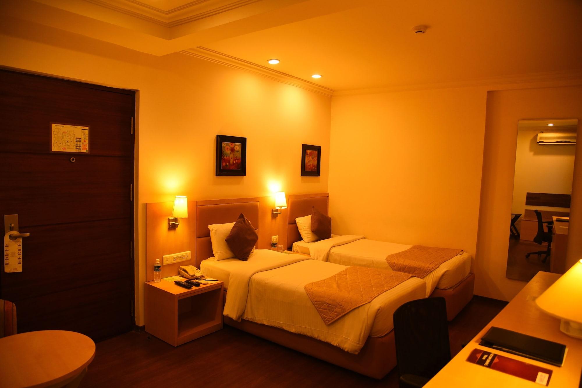 รอยัล ออร์คิด สวีท ไวท์ฟิลด์ บังกาลอร์ Hotel ภายนอก รูปภาพ