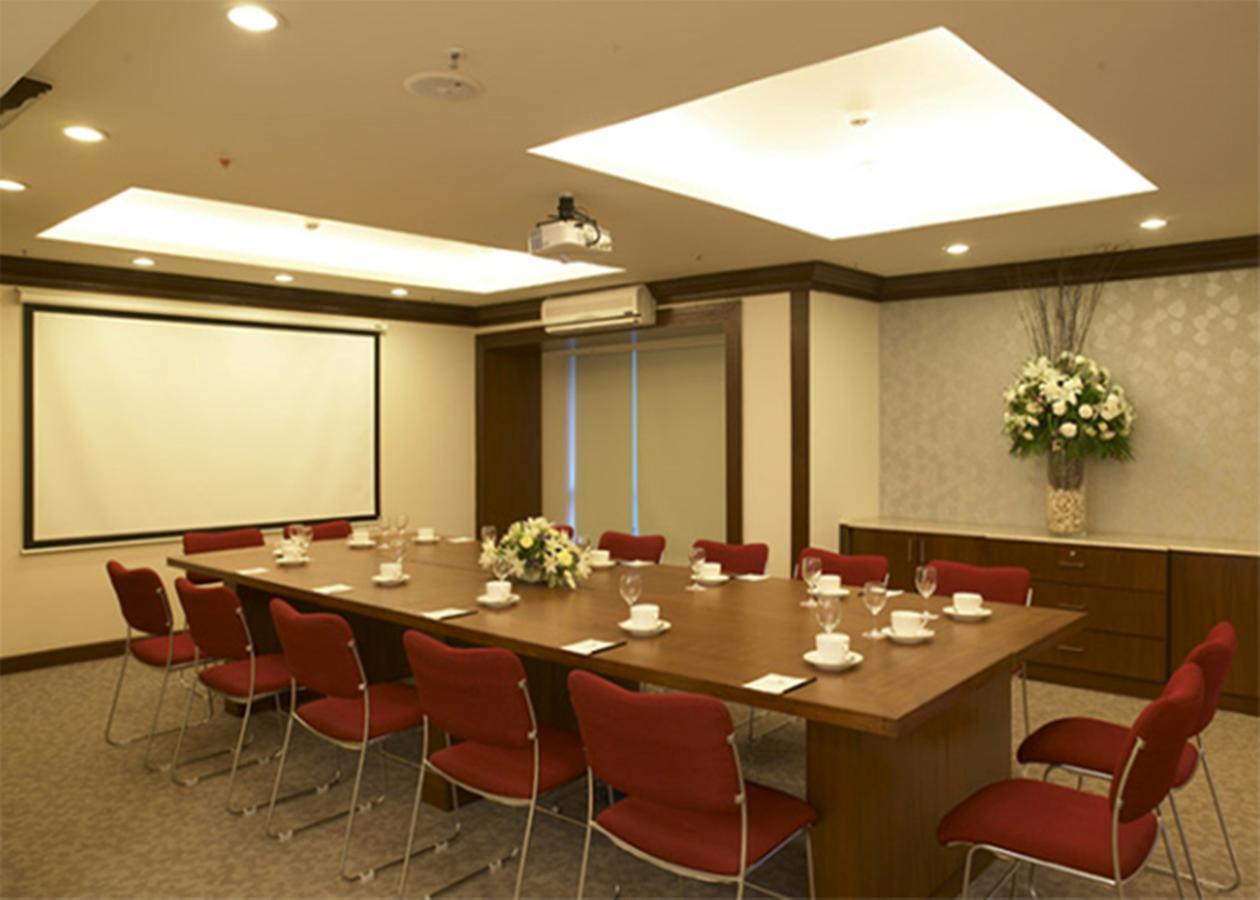 รอยัล ออร์คิด สวีท ไวท์ฟิลด์ บังกาลอร์ Hotel ภายนอก รูปภาพ