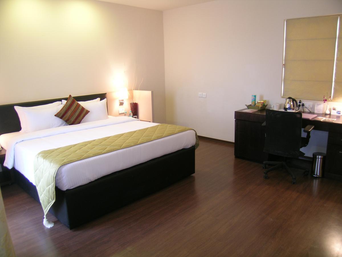 รอยัล ออร์คิด สวีท ไวท์ฟิลด์ บังกาลอร์ Hotel ภายนอก รูปภาพ