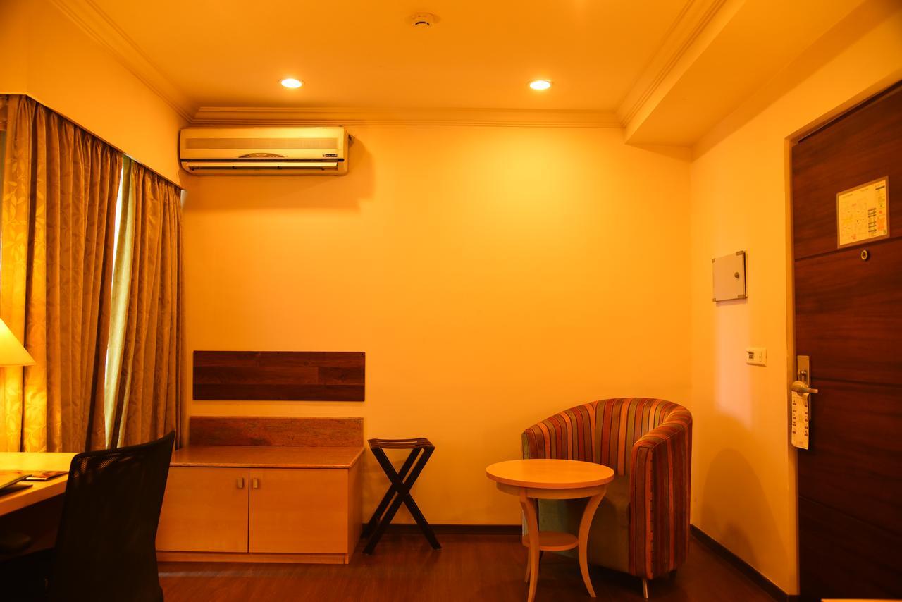 รอยัล ออร์คิด สวีท ไวท์ฟิลด์ บังกาลอร์ Hotel ภายนอก รูปภาพ
